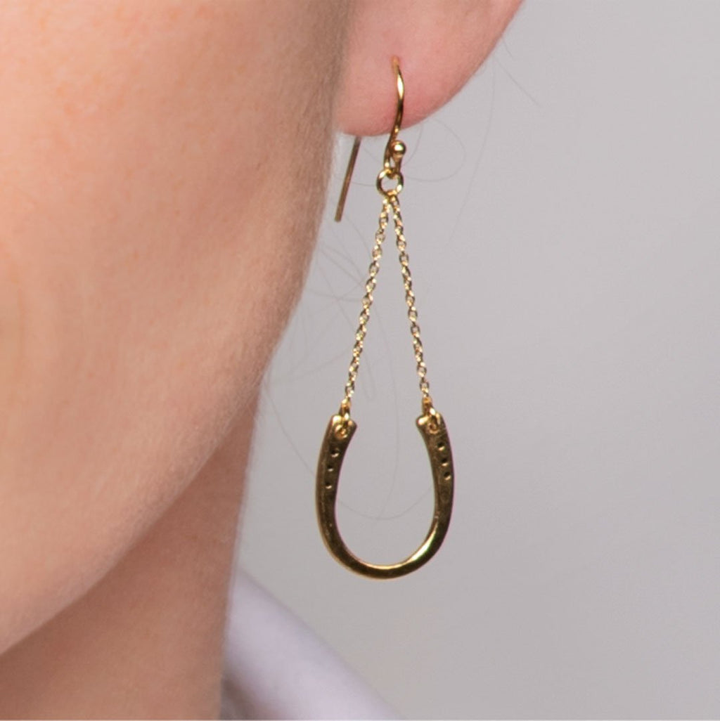 Classique - Equestrian Horseshoe Necklace in Gold